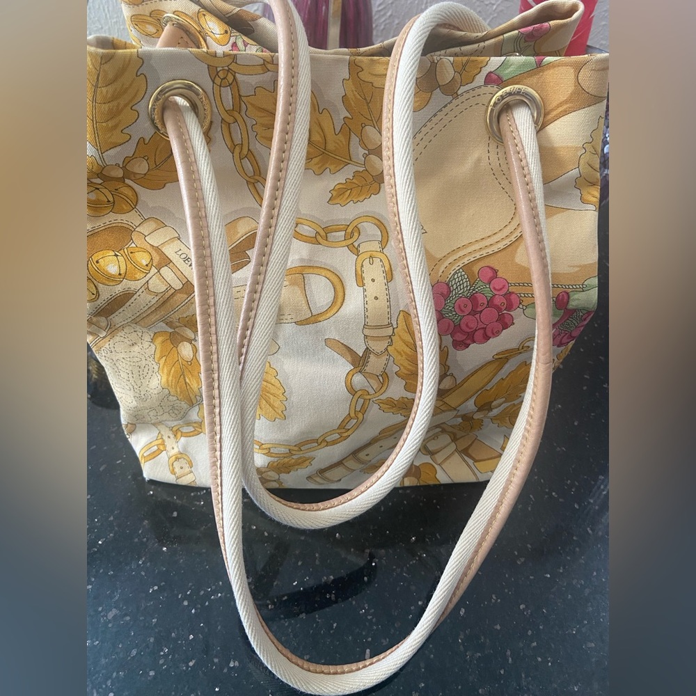 HOST PICK RARE LOEWE SHOULDER BAG - Picture 10 of 13